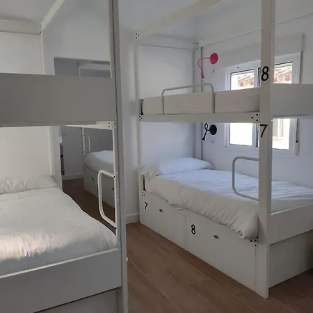 Vivian's Albergue *