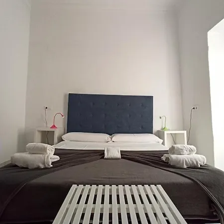 Vivian's Albergue *