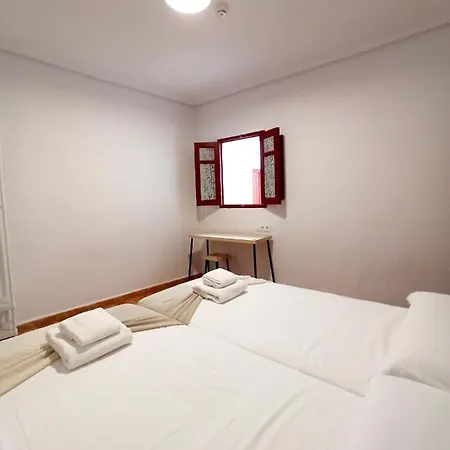Vivian's Hostel *